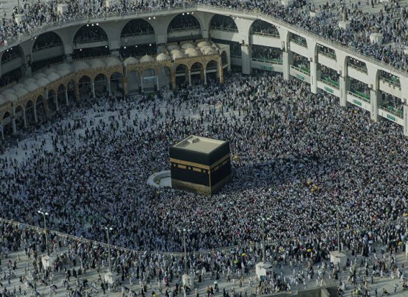 Islam’s Holiest Site, Mecca, Swarmed By Locusts